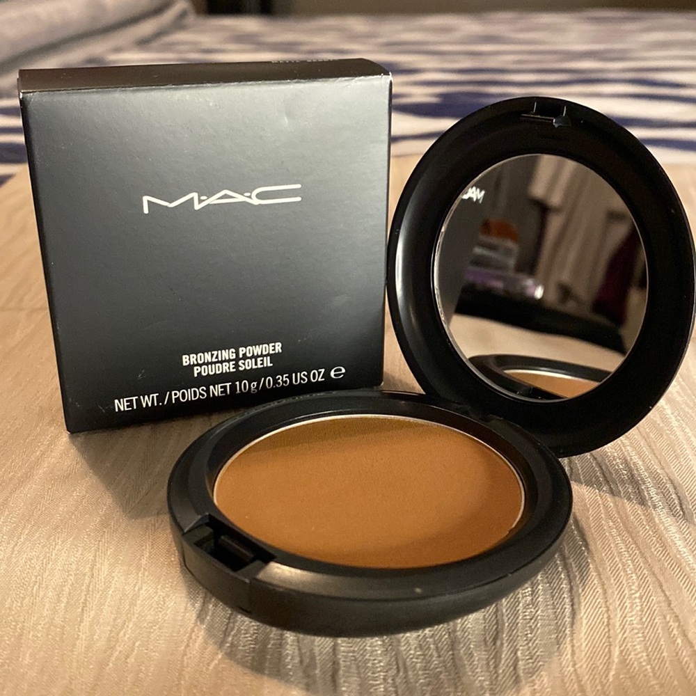 MAC “Matte Bronze” Bronzing Powder